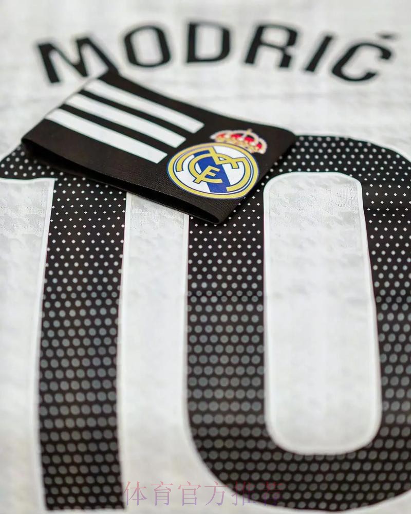 西媒:莫德里奇皇马生涯已到尾声 后者考虑与他告别 西媒:莫德里奇皇马生涯已到尾声 后者考虑与他告别